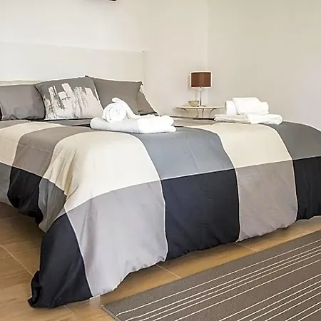Casa73 Bed & Breakfast 4*