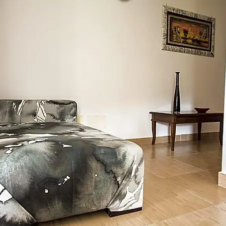 Casa73 Bed & Breakfast 4*